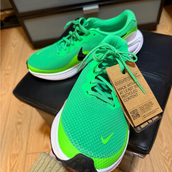 Nike Running Lime Green and Black Athletic Shoes main image 7